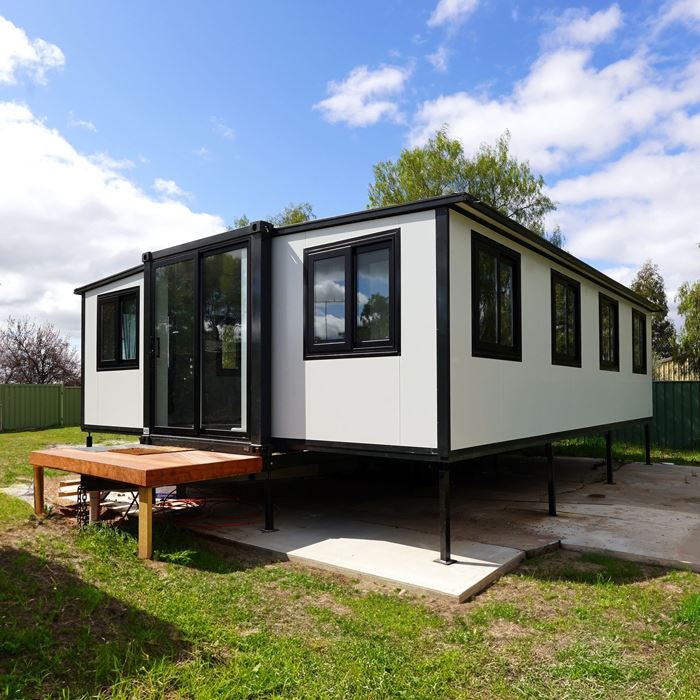 40ft Expandable Folding House On Trailer